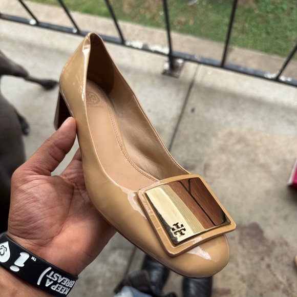 Tory Burch Tiernan Patent Leather Pumps Women’s Size 9 Beige Heels - Picture 5 of 9